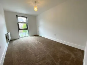 Modern 2-bedroom flat in Bournemouth Town Centre with open-plan living, 2 bathrooms, private balcony, and underground parking. - The Summit, 211 Upper Terrace Road, Bournemouth, BH2 5EA