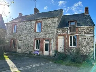 3 Bedroom village house with garden and barn