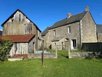 3 Bedroom village house with garden and barn