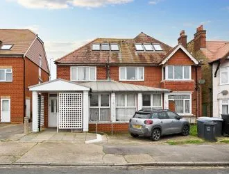 Coastal Ground Floor Flat with Strong Rental Appeal