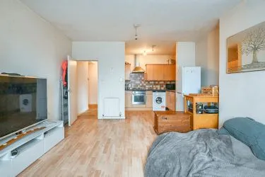 Coastal Ground Floor Flat with Strong Rental Appeal