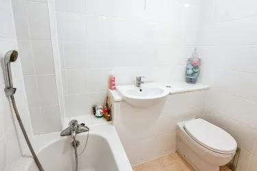 Coastal Ground Floor Flat with Strong Rental Appeal