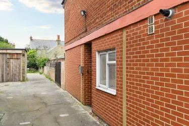 Coastal Ground Floor Flat with Strong Rental Appeal