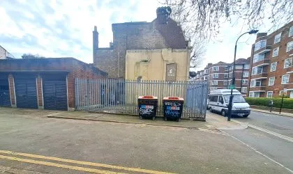FORMER FREEHOLD PUBLIC HOUSE THE GREYHOUND WITH ADDITIONAL ACCOMODATION IS
