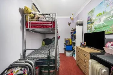 Unlock Prime Investment Potential: Well Presented First-Floor Apartment, Strategically Located with Proximity to Local Amenities, Estuary Views, Shops, Pubs, and Transport Hubs. A Lucrative Opportunity with Strong Rental Appeal and Promising Returns.