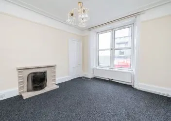 Town and Country Property Auctions Scotland are proud to present this Spacious 4-Bedroom Maisonette in Fraserburgh