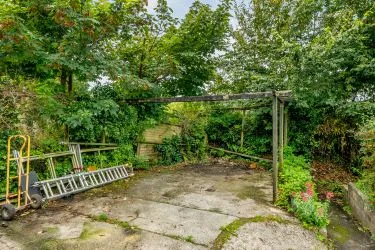 An architecturally stunning grade 2 listed detached four/five bedroom house with attached one bedroom annexe in a lovely hidden location