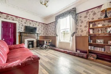 An architecturally stunning grade 2 listed detached four/five bedroom house with attached one bedroom annexe in a lovely hidden location