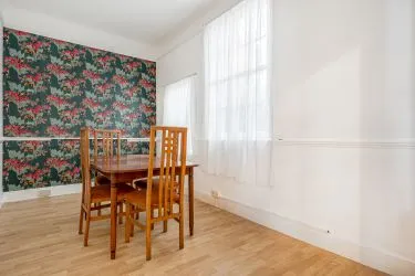 An architecturally stunning grade 2 listed detached four/five bedroom house with attached one bedroom annexe in a lovely hidden location