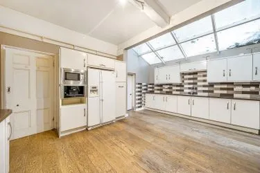 An architecturally stunning grade 2 listed detached four/five bedroom house with attached one bedroom annexe in a lovely hidden location