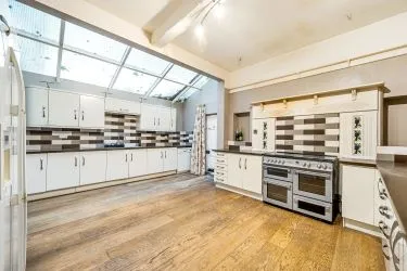 An architecturally stunning grade 2 listed detached four/five bedroom house with attached one bedroom annexe in a lovely hidden location