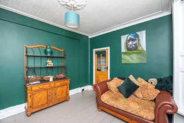 Auction 30/4/25
Viewings - Friday 21st March at 13-13.30