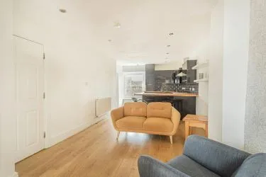 Two-bedroom town centre apartment available by Auction 29th May 2025