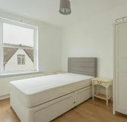 Two-bedroom town centre apartment available by Auction 29th May 2025