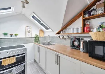 Elevate Your Portfolio: Exceptional 2nd-Floor Apartment, Featuring a Remarkable 22ft Open Plan Living Area Adorned with Exposed Beams. This Unique Property Offers Three Bedrooms, Including a Master Bedroom with a Balcony Showcasing Breathtaking Estuary Views. An Investment Opportunity Not to Be Missed for Discerning Investors Seeking Distinctive Assets.