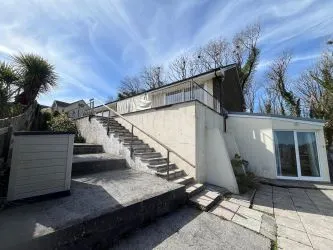 Tara, Stoneway Road, Laugharne, Carmarthen, SA33 4SU
Guide Price £380,000
Auction 28.5.25

Block Viewing - TBC