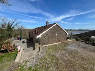 Tara, Stoneway Road, Laugharne, Carmarthen, SA33 4SU
Guide Price £380,000
Auction 28.5.25

Block Viewing - TBC