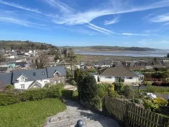 Tara, Stoneway Road, Laugharne, Carmarthen, SA33 4SU
Guide Price £380,000
Auction 28.5.25

Block Viewing - TBC