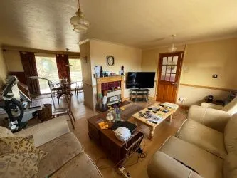 Tara, Stoneway Road, Laugharne, Carmarthen, SA33 4SU
Guide Price £380,000
Auction 28.5.25

Block Viewing - TBC