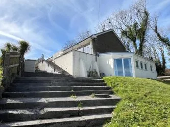 Tara, Stoneway Road, Laugharne, Carmarthen, SA33 4SU
Guide Price £380,000
Auction 28.5.25

Block Viewing - TBC