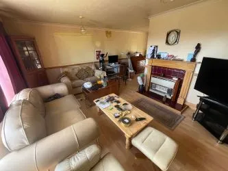Tara, Stoneway Road, Laugharne, Carmarthen, SA33 4SU
Guide Price £380,000
Auction 28.5.25

Block Viewing - TBC