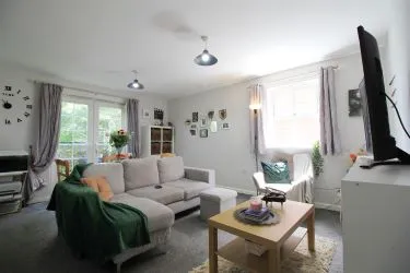 Set in a sought-after location, Flat 4, 79 Marland Way, Stretford, Manchester, M32 0NQ offers a fantastic investment opportunity with strong rental potential. This well-positioned riverside apartment enjoys stunning views over the marina, providing an attractive setting for tenants seeking a peaceful yet well-connected home. The property is being sold with vacant possession, allowing for immediate occupancy or the flexibility to secure new tenants at market value. Stretford’s ongoing regeneration and proximity to Manchester city centre make this a compelling prospect for investors looking to capitalise on rising demand in the area.