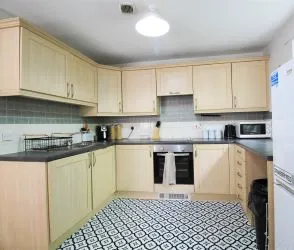 Set in a sought-after location, Flat 4, 79 Marland Way, Stretford, Manchester, M32 0NQ offers a fantastic investment opportunity with strong rental potential. This well-positioned riverside apartment enjoys stunning views over the marina, providing an attractive setting for tenants seeking a peaceful yet well-connected home. The property is being sold with vacant possession, allowing for immediate occupancy or the flexibility to secure new tenants at market value. Stretford’s ongoing regeneration and proximity to Manchester city centre make this a compelling prospect for investors looking to capitalise on rising demand in the area.