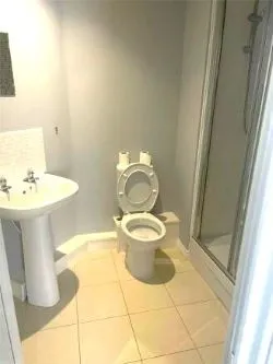 TWO BEDROOM TOP FLOOR APARTMENT