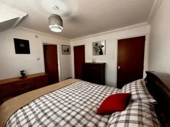 Town and Country Property Auctions are pleased to present this stylish, fully furnished top-floor flat, offering stunning views of the coast and the Dornoch hills.