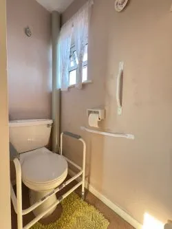 FOR SALE BY ONLINE PUBLIC AUCTION

EXTENDED THREE-BEDROOM SEMI-DETACHED PROPERTY

EXCELLENT RESIDENTIAL LOCATION

FANTASTIC OPPORTUNITY TO ACQUIRE A GREAT PROPERTY BMV