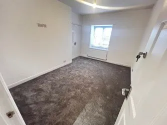 High-Yield Investment Opportunity: Ground Floor Commercial Generating £15,600 PA with 9.75% Yield & 4-Bed HMO Above Potential for £24,000 PA – Total Potential Income of £39,600 PA and 24.75% Gross Yield!