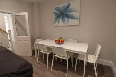 FIVE BEDROOOM INCOME GENERATING INVESTMENT