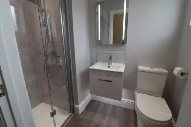 FIVE BEDROOOM INCOME GENERATING INVESTMENT