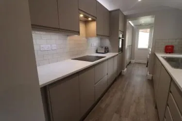 FIVE BEDROOOM INCOME GENERATING INVESTMENT