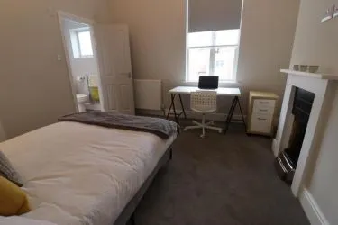 FIVE BEDROOOM INCOME GENERATING INVESTMENT