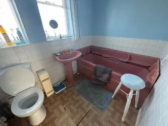 UNMODERNISED 3 BED SEMI