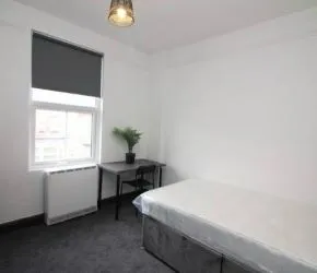 Unlock Exceptional Returns: High-Yield 7-Bed HMO Property – Projected Gross Yield: 15.27%!"
