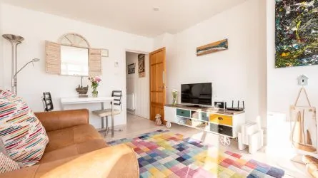 Stunning 2-Bed Apartment in the Heart of St Ives – Breathtaking Views & a Thriving Holiday Let!