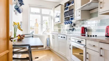 Stunning 2-Bed Apartment in the Heart of St Ives – Breathtaking Views & a Thriving Holiday Let!