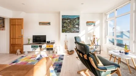 Stunning 2-Bed Apartment in the Heart of St Ives – Breathtaking Views & a Thriving Holiday Let!