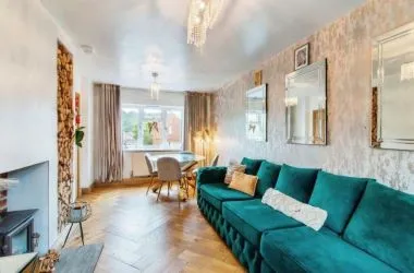 Immaculate 4 bedroom terraced house.