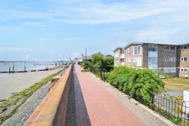 TWO BEDROOM APARTMENT AVAILABLE VIA AUCTION 29TH MAY 2025