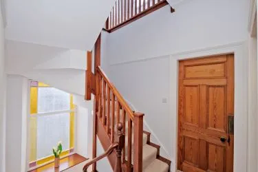 Town & Country Property Auctions offers this incredible 3 bedroom double upper granite apartment in Aberdeen’s sought-after West End.