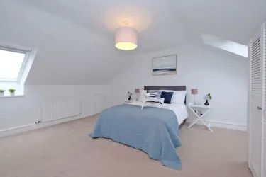 Town & Country Property Auctions offers this incredible 3 bedroom double upper granite apartment in Aberdeen’s sought-after West End.