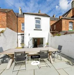 Exceptional Investment Opportunity in Hartlepool - Fully Furnished 6 Bed HMO / Serviced Accommodation
