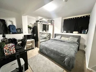 Spacious two double bedroom apartment in Dean Park, just a short walk to Bournemouth and  its award winning beaches.  Offered with no forward chain, great opportunity for investors - Flat 7 Cavendish Manor, 10 Cavendish Road, Bournemouth, Dorset, BH1 1RE
