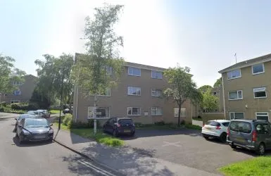 VACANT POSSESSION 2 BED APARTMENT
