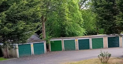 VACANT POSSESSION 2 BED APARTMENT