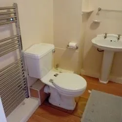 VACANT POSSESSION 2 BED APARTMENT