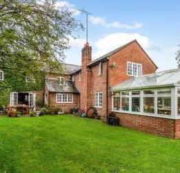 TO BE SOLD AT AUCTION LARGE FIVE BED DETACHED PROPERTY